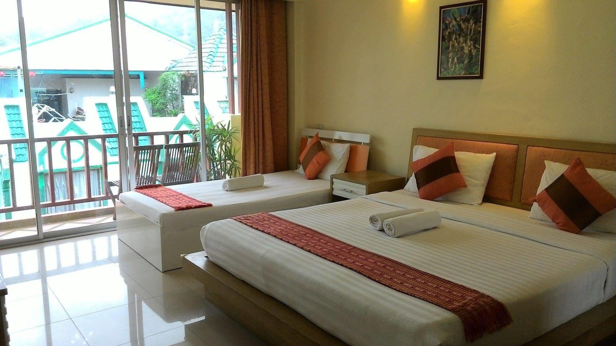 Orange Hotel Patong Exterior photo